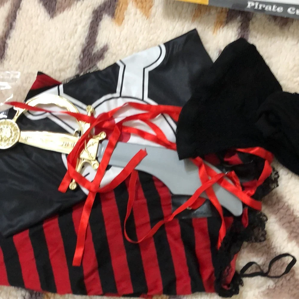 4 piece Teen Pirate Costume Pirate Cutie Girl's Halloween with Pirate Cutlass